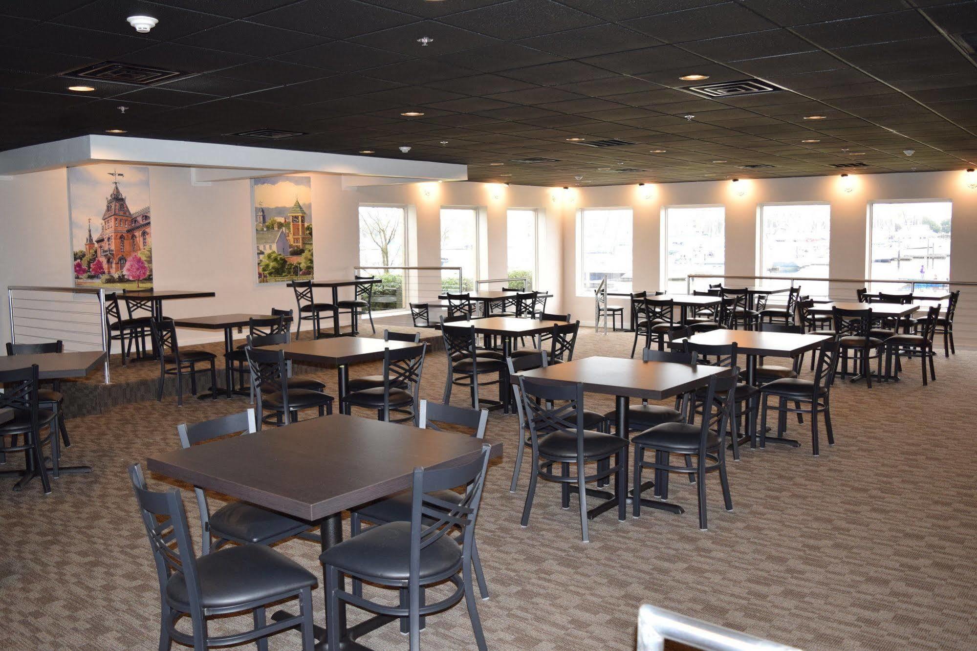 Bridgepointe Hotel & Marina New Bern Bagian luar foto